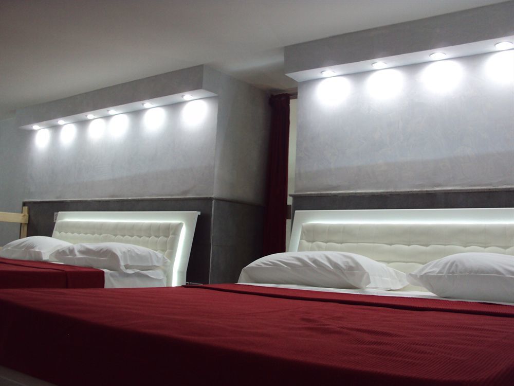 Suite Apartments Angioini ナポリ エクステリア 写真