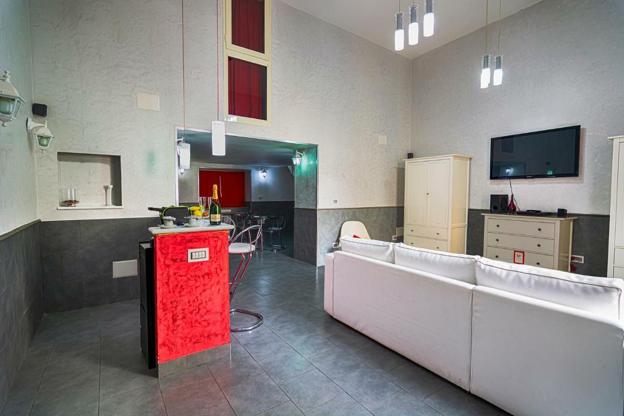 Suite Apartments Angioini ナポリ エクステリア 写真