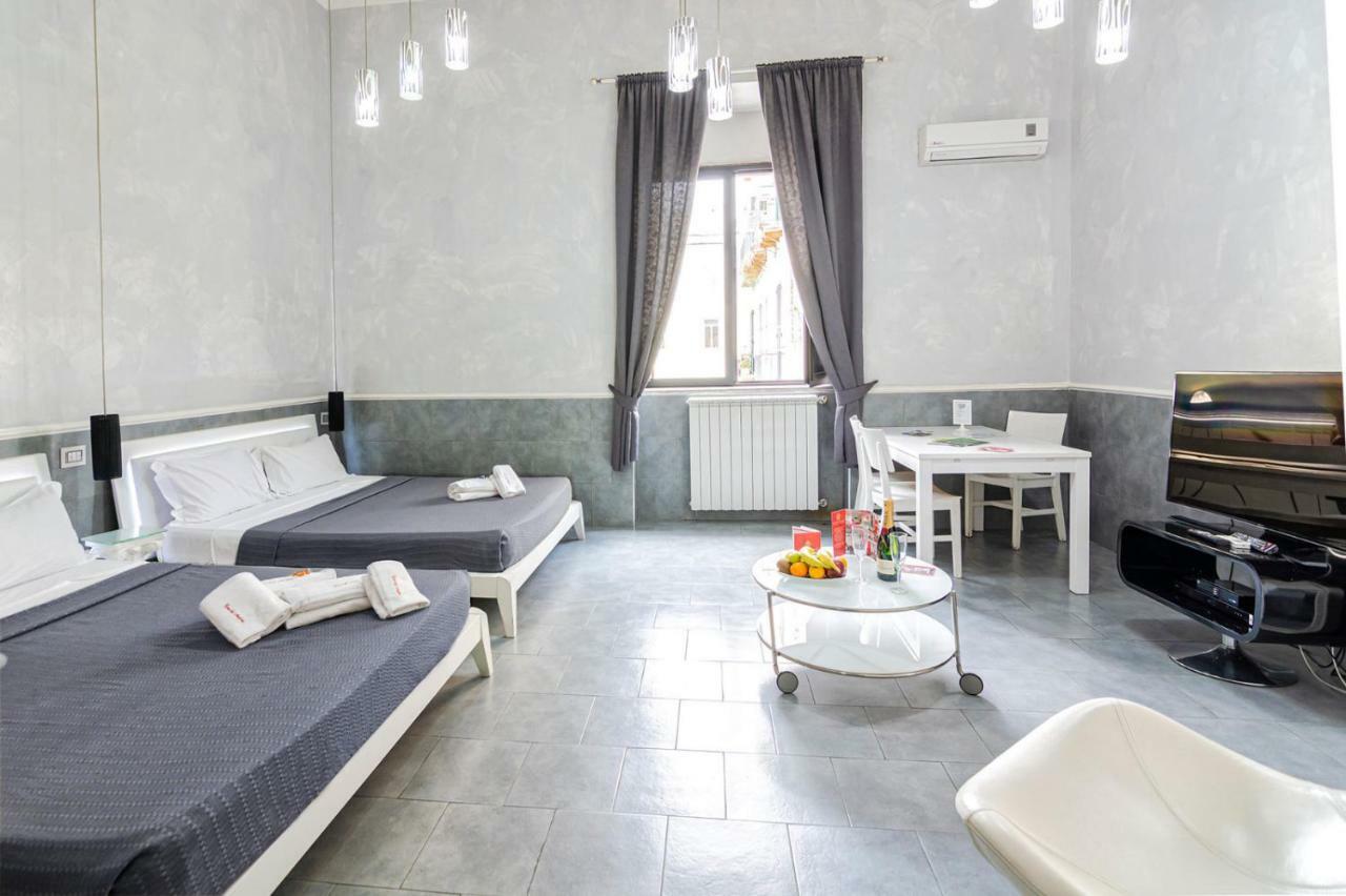 Suite Apartments Angioini ナポリ エクステリア 写真
